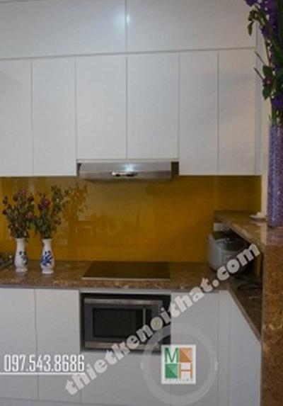  Kính màu ốp bếp đẹp 08