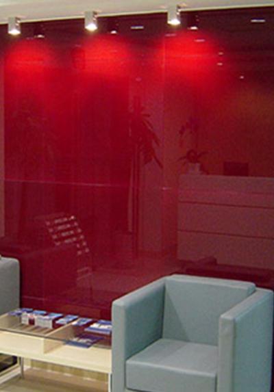  Kính màu ốp tường sảnh đẹp Licoglass 01